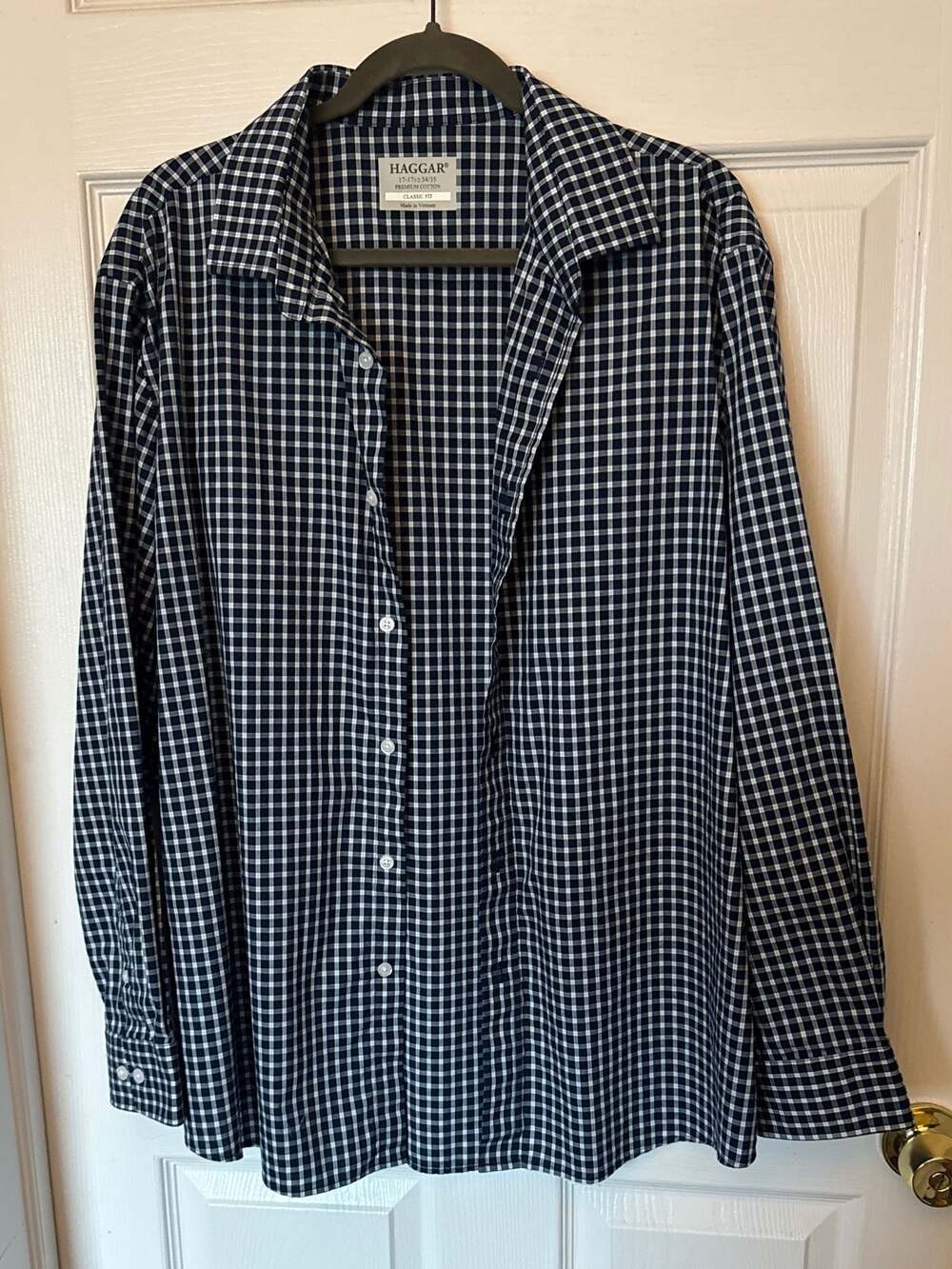 Haggar Classic Fit, Premium Cotton, Easy Care Long Sleeve Dress Shirt 17-17 1/ - Picture 5 of 6